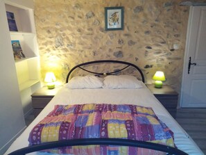 1 bedroom, iron/ironing board, WiFi