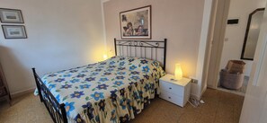 3 dormitorios, tabla de planchar con plancha, wifi gratis y ropa de cama