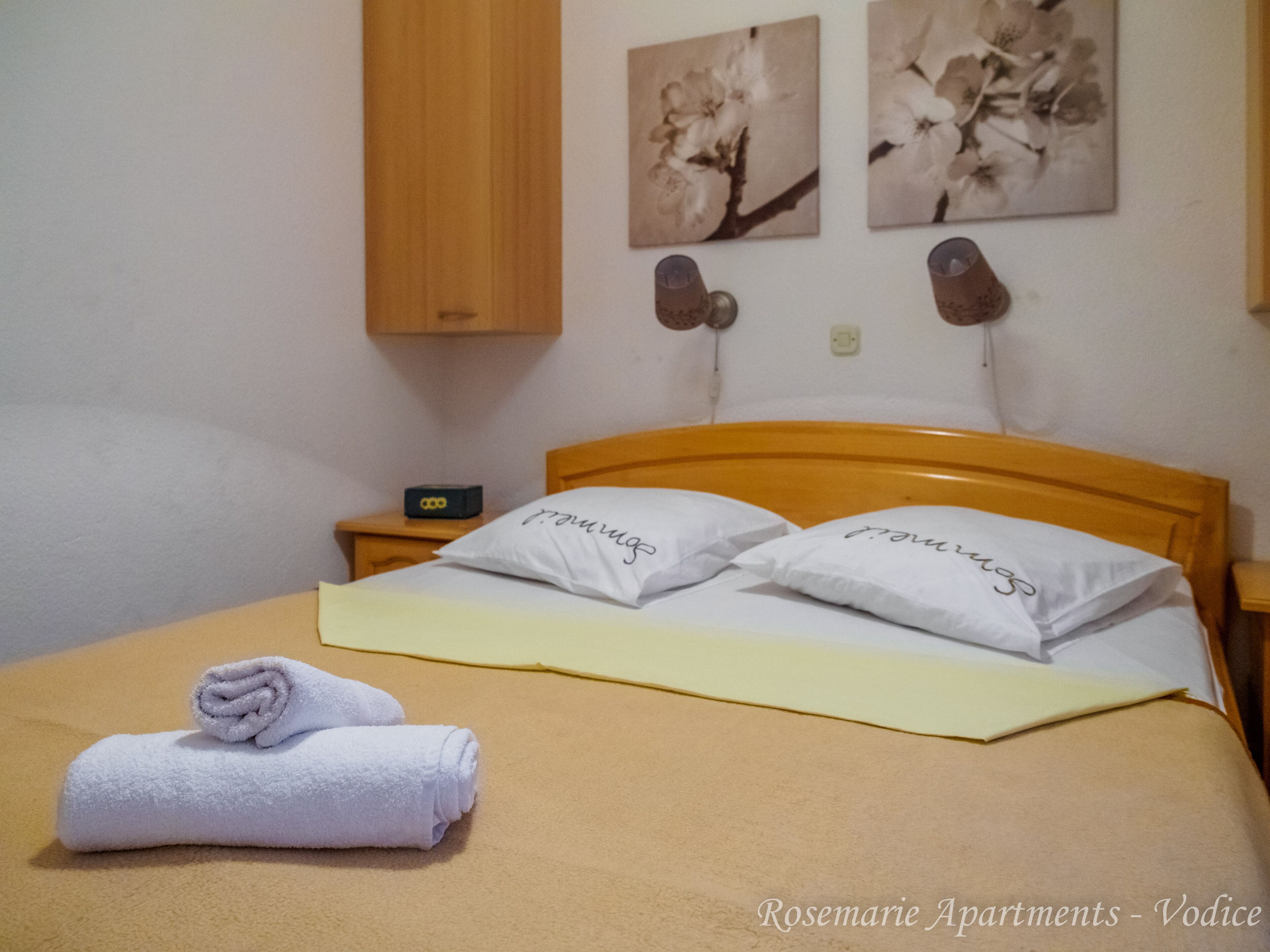 2 slaapkamers, een strijkplank/strijkijzer, gratis wifi, beddengoed