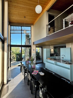 Dining - Villa Libecciu, exceptional view of the sea, beach at 150m, Porto Vecchio (SAINTE LUCIE DE PORTO VECCHIO)