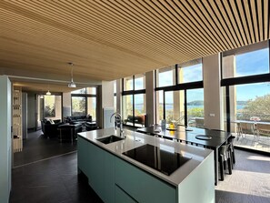 Interior - Villa Libecciu, exceptional view of the sea, beach at 150m, Porto Vecchio (SAINTE LUCIE DE PORTO VECCHIO)