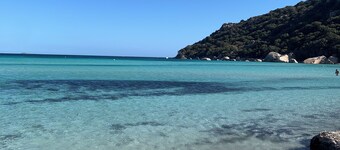 Villa Libecciu, exceptional view of the sea, beach at 150m, Porto Vecchio