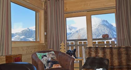 Chalet Phoenix 150m² 12/14 pers. 5 bedrooms/5 bathrooms Fireplace Sauna 300m from the slopes