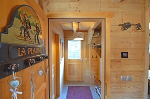 Interior - Chalet Phoenix 150m² 12/14 pers. 5 bedrooms/5 bathrooms Fireplace Sauna 300m from the slopes (Aime-La-Plagne)