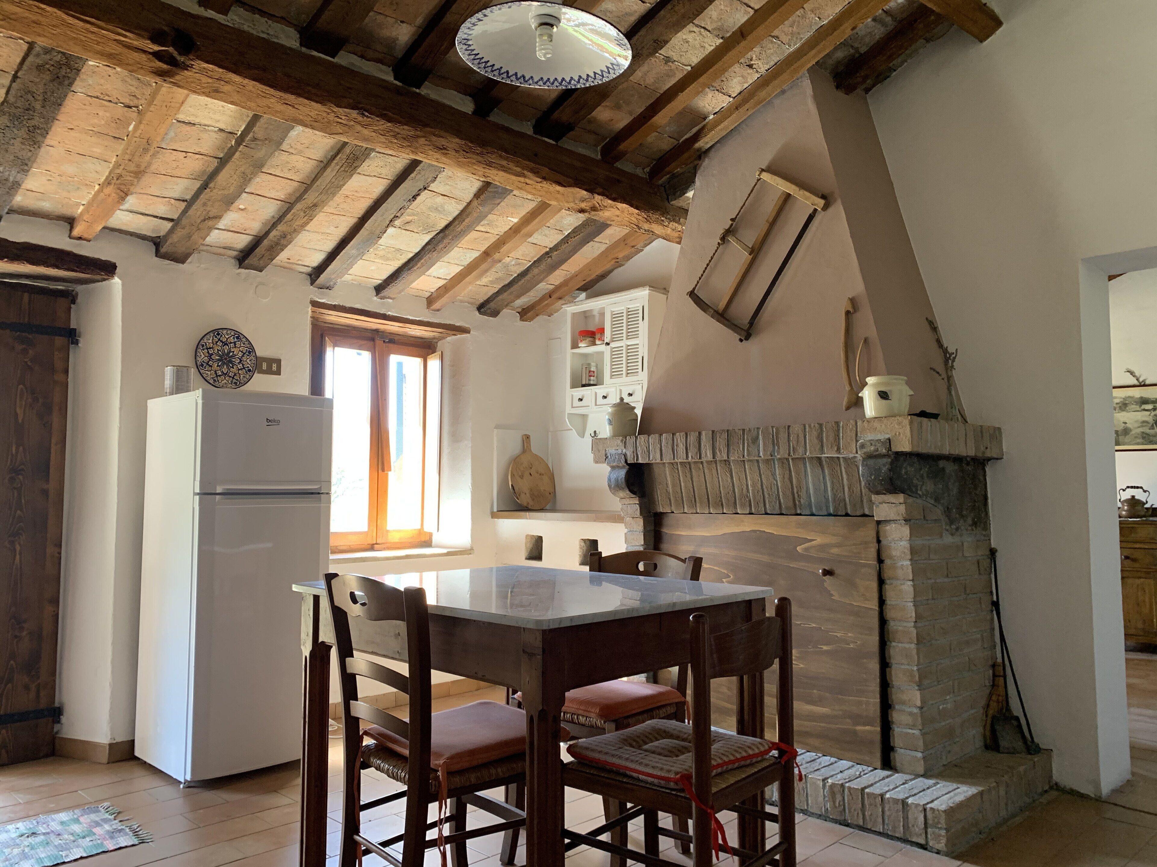 Farmhouse nestled in the hills, 1km from Pergola, panoramic, wide open space