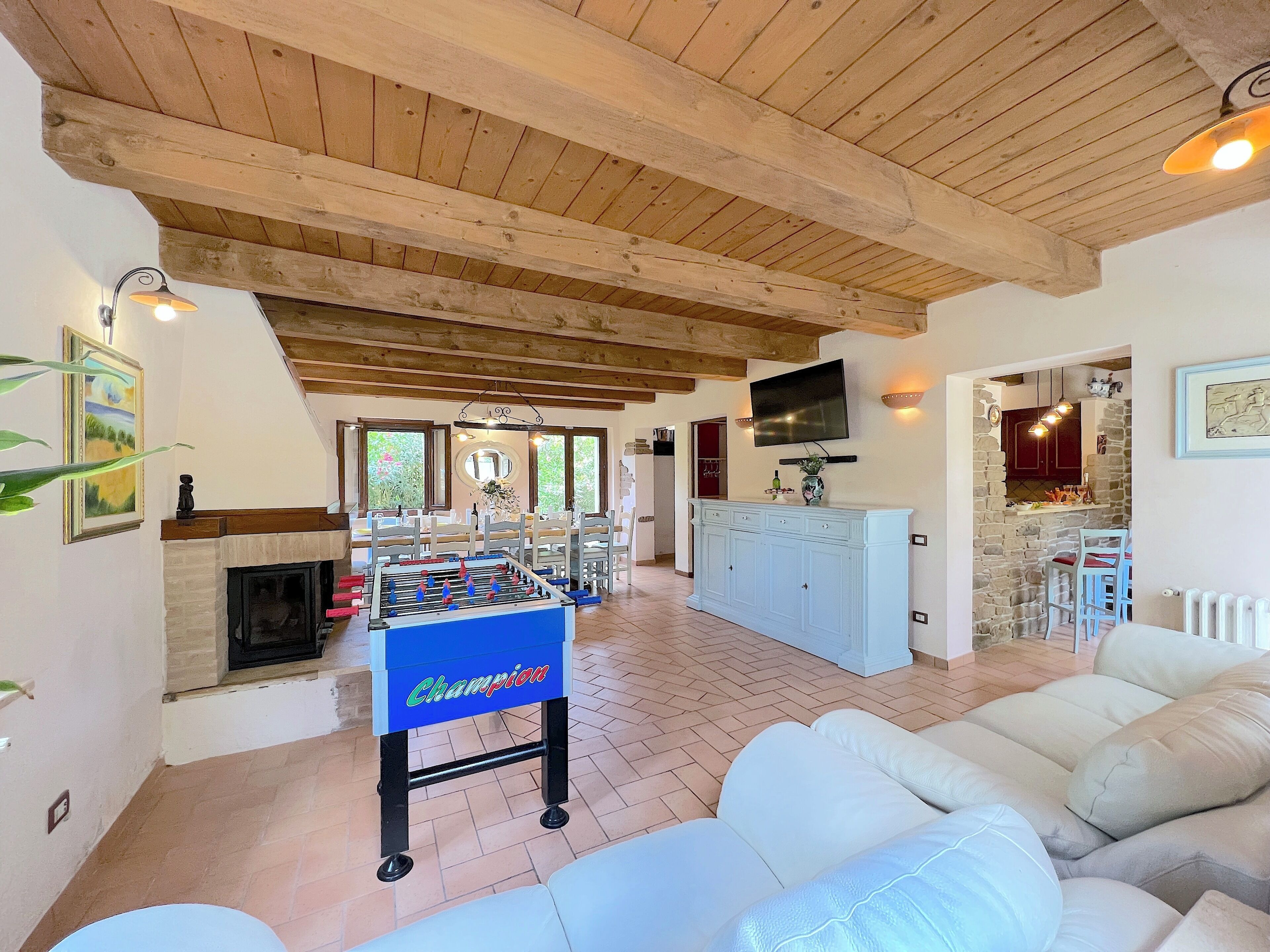 Villa Il Noceto, Private Big Pool, for 17 People, 5 Rooms, Near Sea, Wi-Fi free,