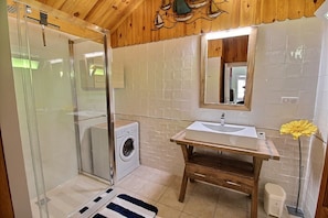 Douche, séchoir à cheveux