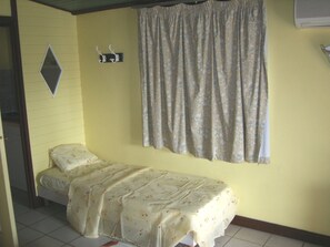 Fer et planche à repasser, accès Internet