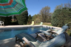 Outdoor pool, a heated pool - Dog friendly woodland paradise with heated pool. (Saint-Étienne-De-Gourgas)