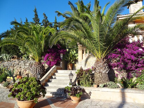 Bezaubernde Finca mit Privat- Pool und idyllischem Palmengarten mit WLAN