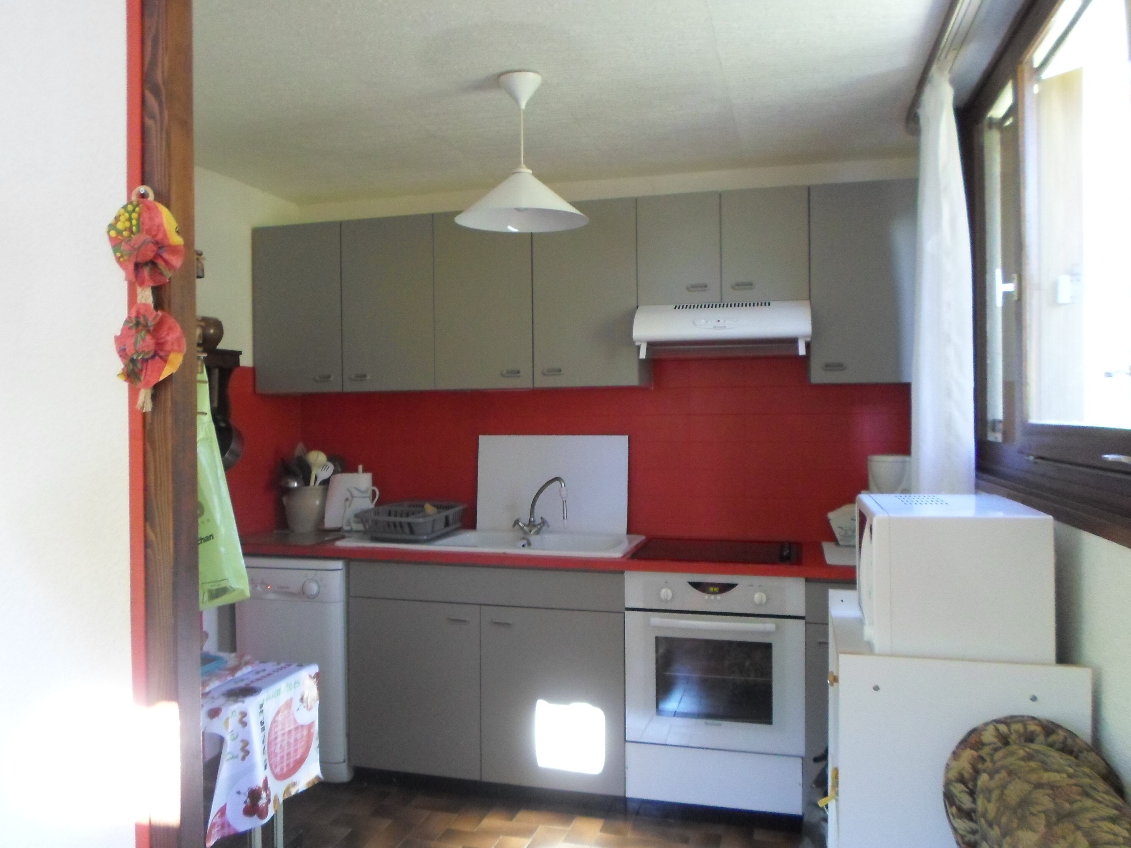 800 m from the slopes. Comfort. Very calm and sunny.