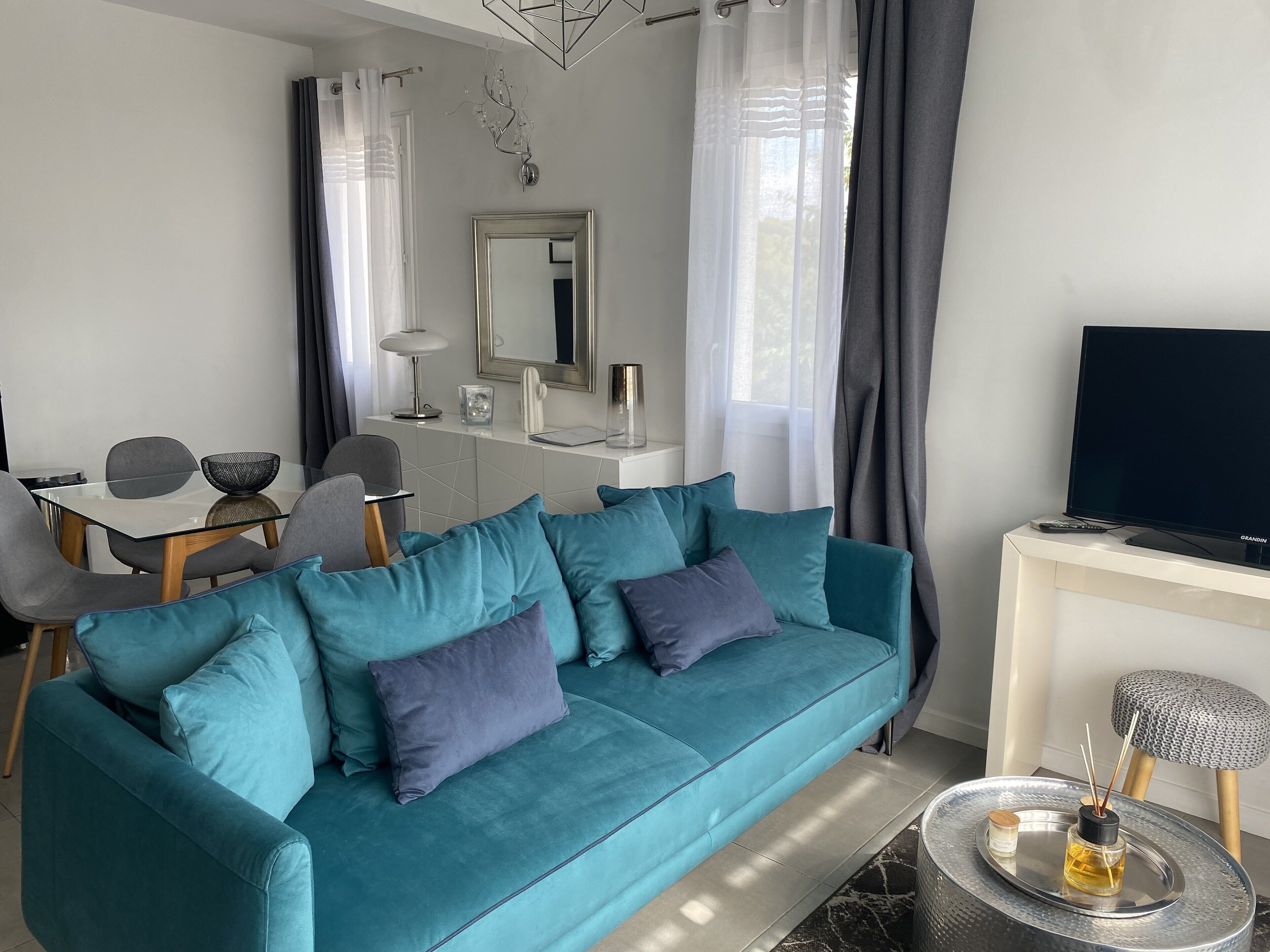 Appt 4 people in villa with spa, sauna, swimming pool 14 m, fitness room, parking