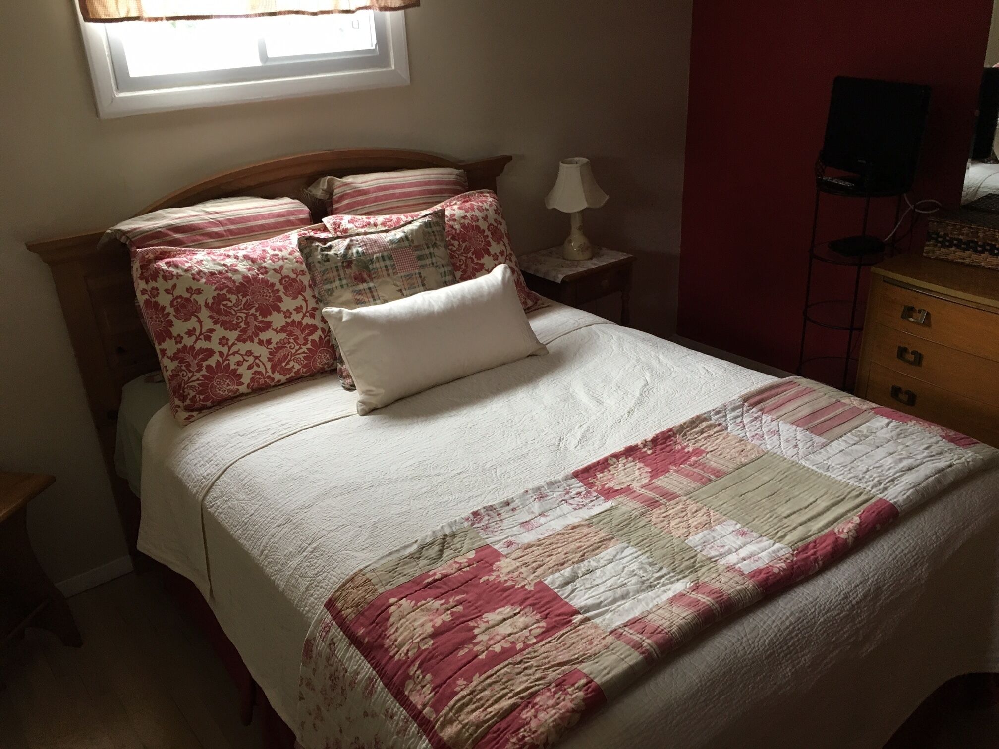 Chesapeake Bay & Beach Bungalow  Location Trendy for USNA  Families & Boat Show 