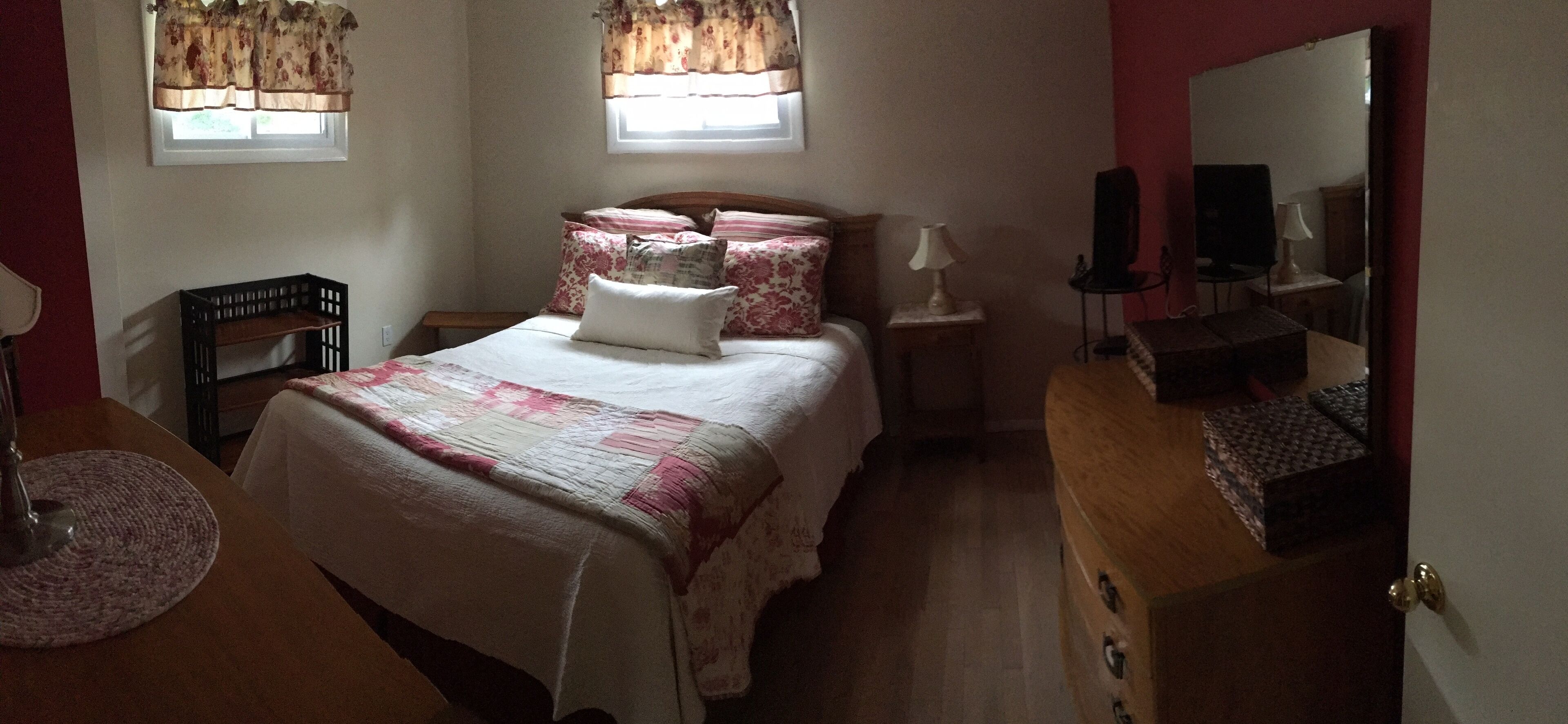 Chesapeake Bay & Beach Bungalow  Location Trendy for USNA  Families & Boat Show 