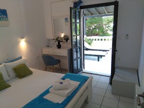 1 bedroom, in-room safe, desk, iron/ironing board