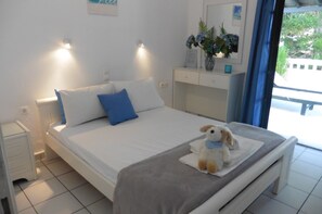 1 bedroom, in-room safe, desk, iron/ironing board