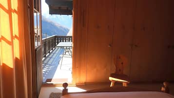 3 slaapkamers, een bureau, een strijkplank/strijkijzer, gratis wifi