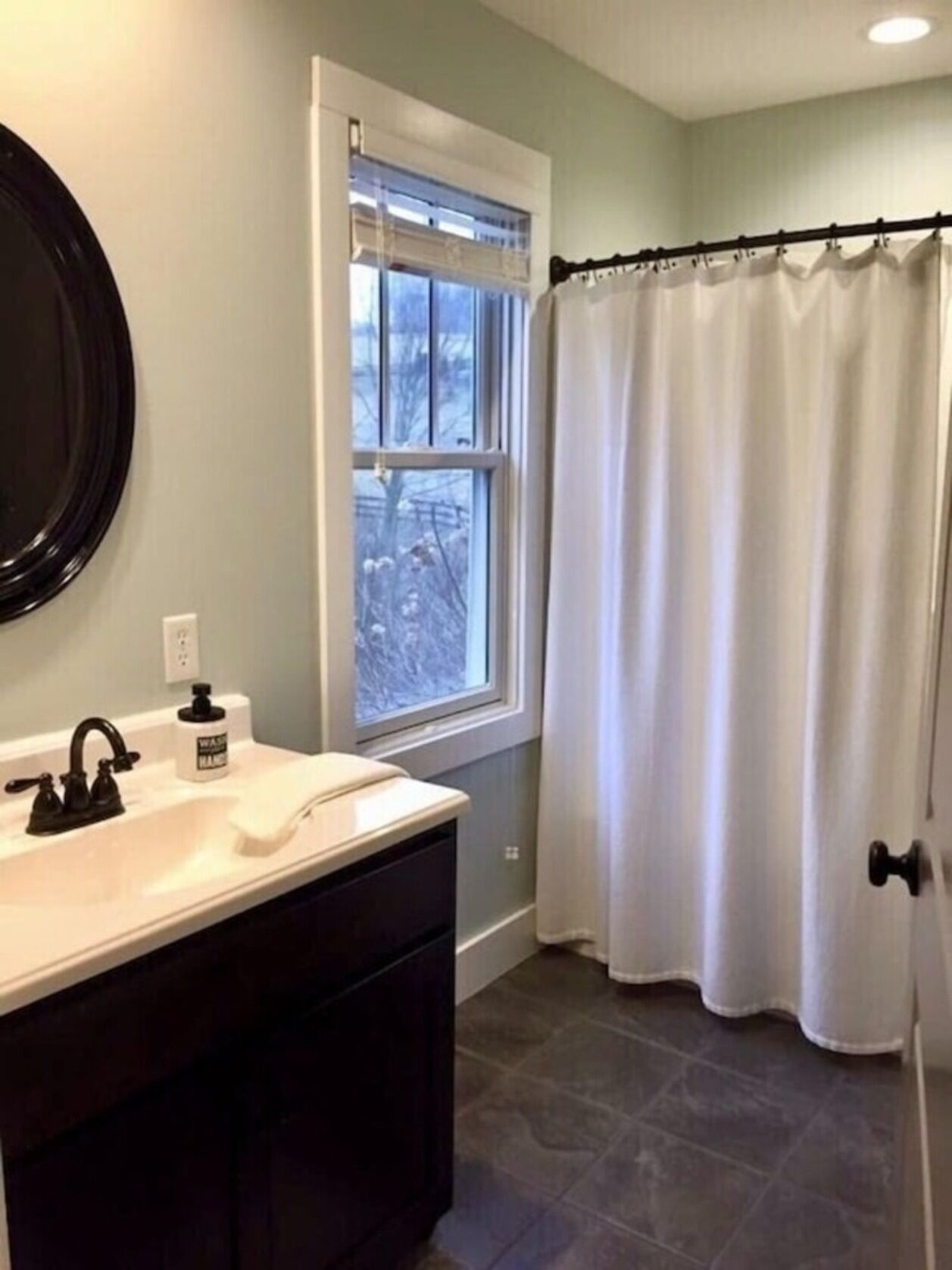 Peaceful Quiet Getaway in Amish Country!10 min. to Berlin & Walnutcreek. #hotub