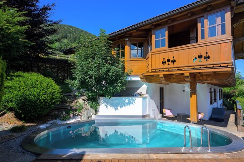 Luxury holiday home for 10: Spa, Skiing, golf, sailing in 5min