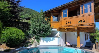 Luxury holiday home for 10: Spa, Skiing, golf, sailing in 5min