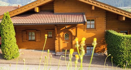 Luxuriöses Ferienhaus für 10 mit privatem Pool