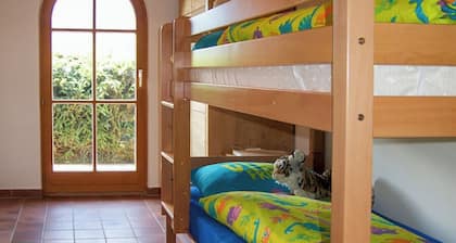 Luxury holiday home for 10: Spa, Skiing, golf, sailing in 5min