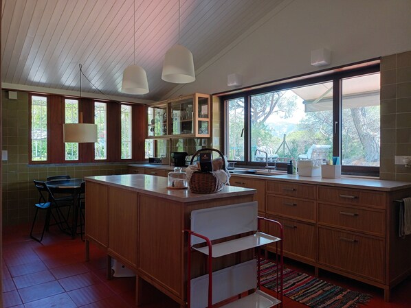 Interior - Villa at Natural Park & Sun & pull & Cool energy and Lisbon at 40 minutes (Piedade)