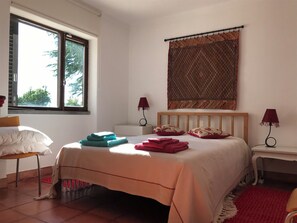 5 chambres, fer et planche à repasser, lit parapluie, Wi-Fi gratuit