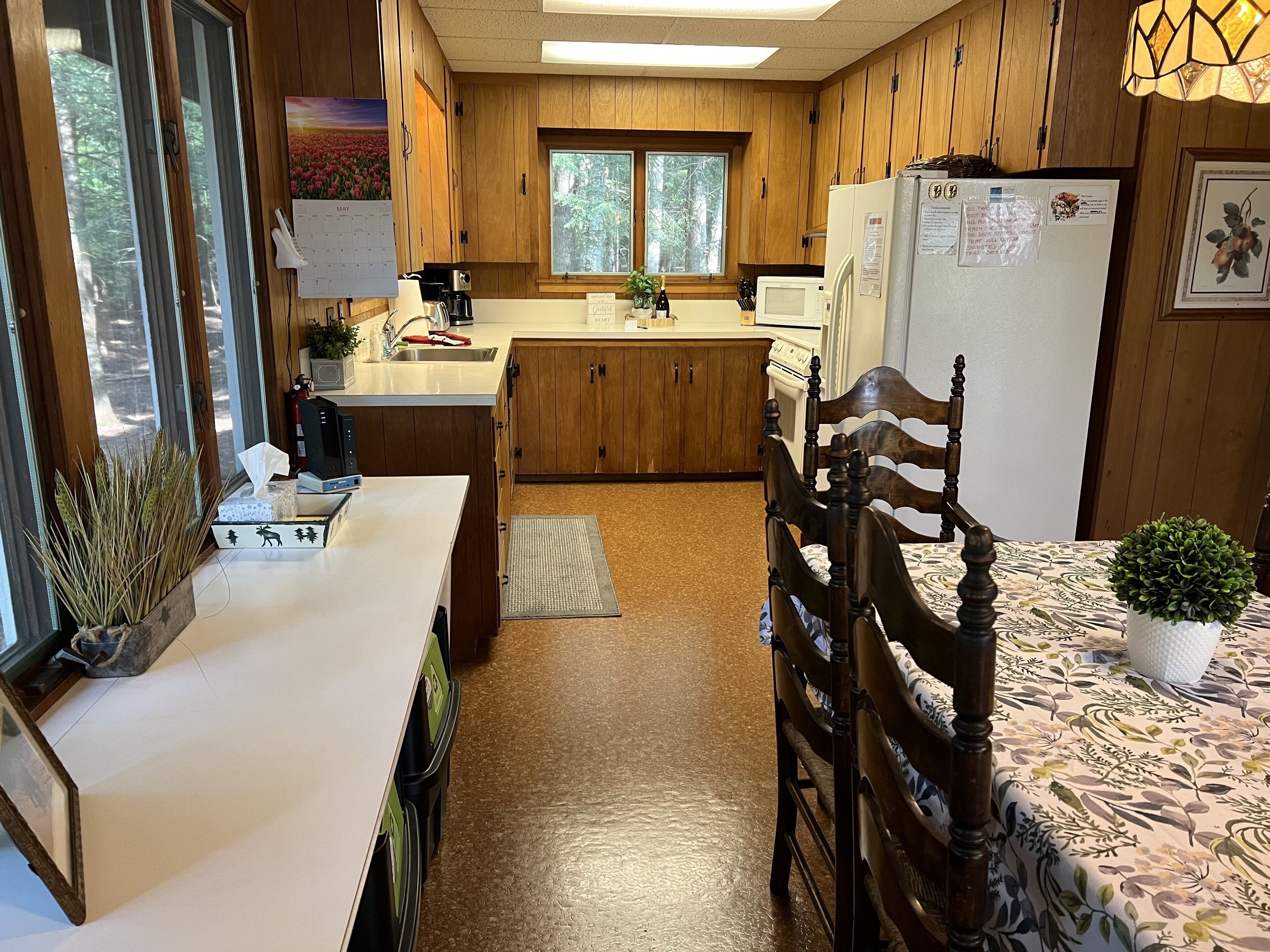 Woodland Chalet: foosball, deck, internet, 2 flatscreen TVs, fireplace, grill