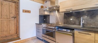 ANCIENT HAUTELUCE FARM with splendid view of Mt-Blanc