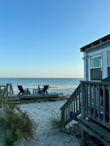 Cape Cod/Oceanfront on Nantucket Sound w/  Private Beach & Deck, Free Kayaks 