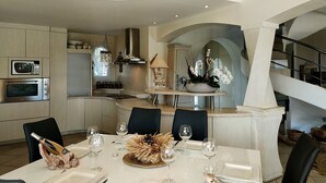 Unclassified image, 5 of 50, button - *NEWS *Charming zen villa, luxury, quiet, view availability in August contact me (Pont-Saint-Esprit)