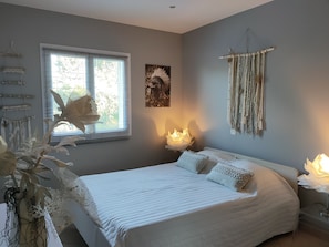 3 bedrooms, desk, iron/ironing board, free WiFi - *NEWS *Charming zen villa, luxury, quiet, view availability in August contact me (Pont-Saint-Esprit)
