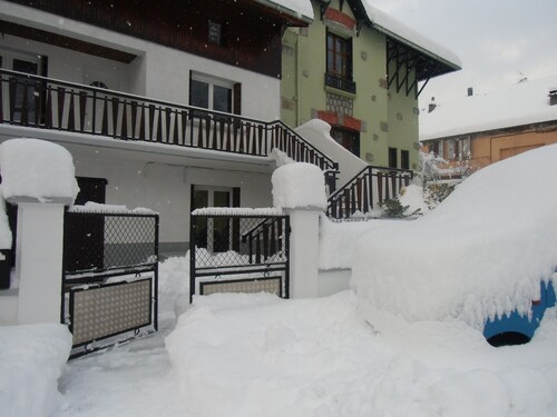 Appartement avec local à vélos fermé et WIFI  - Centre du Bourg D'oisans 