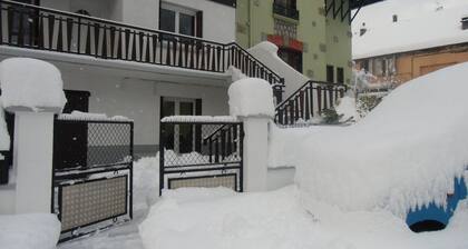 Apartment with closed bicycle storage and WIFI - Center of Bourg D'oisans