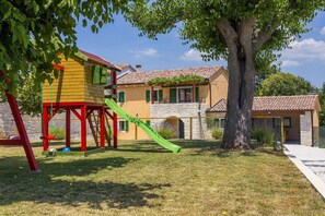 Children’s area - Fully Renovated Villa in quiet surroundings. (Zminj)