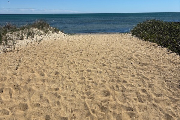 Una playa cerca, toallas de playa