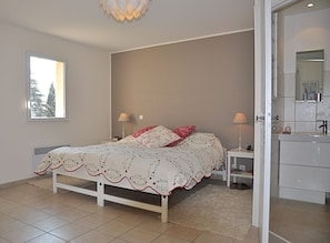 3 bedrooms, iron/ironing board, travel cot, WiFi