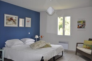 3 chambres, fer et planche à repasser, lit parapluie, Wi-Fi