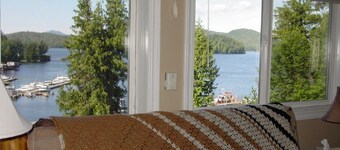 Melkein kotona VR 5-Bdrm, 5 kylpyamme näköalalla Knudson Cove Marina. Kalastajat tervetulleita