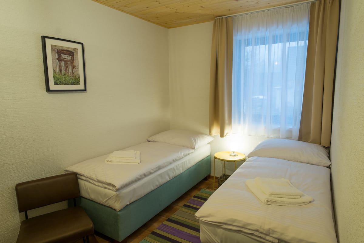 Comfort Double Room, 2 Twin Beds, Non Smoking | 1 bedroom, premium bedding, Select Comfort beds, blackout drapes