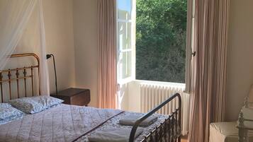 8 sovrum, strykjÀrn/strykbrÀda, gratis wi-fi och sÀngklÀder