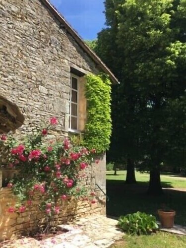 17th century  manor house on the banks of the Charente / tennis - swimming pool