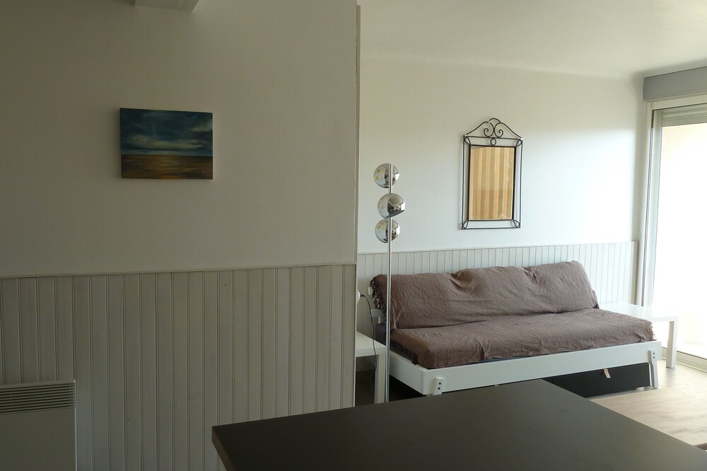 Apartment T2 (ranked 3 *), waterfront, sea view, Port-La-Nouvelle (Aude)