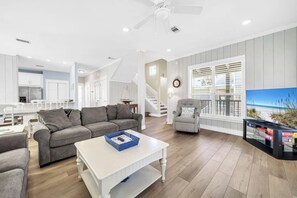 Télévision, lecteur de DVD, livres