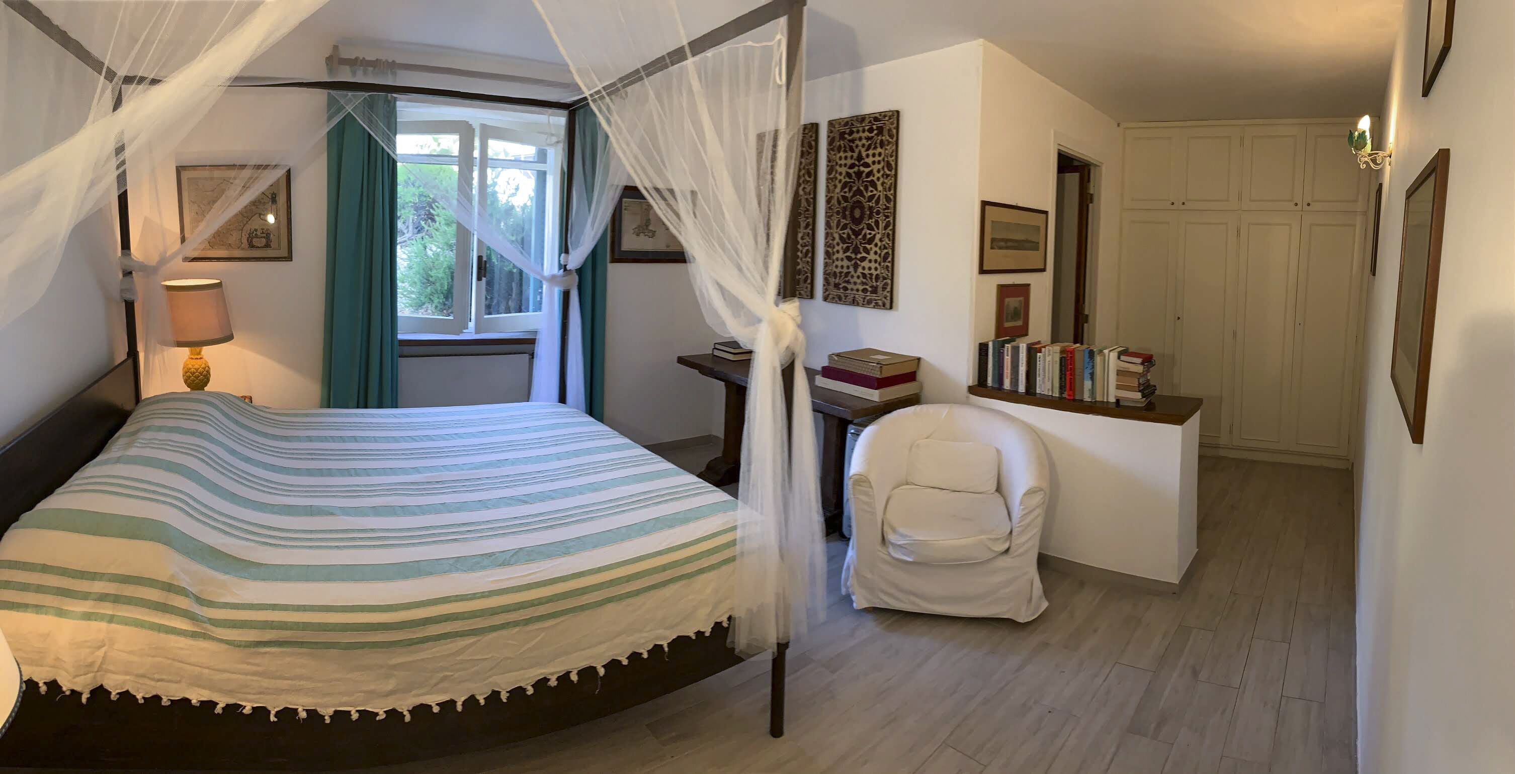 6 bedrooms, iron/ironing board, WiFi, bed sheets