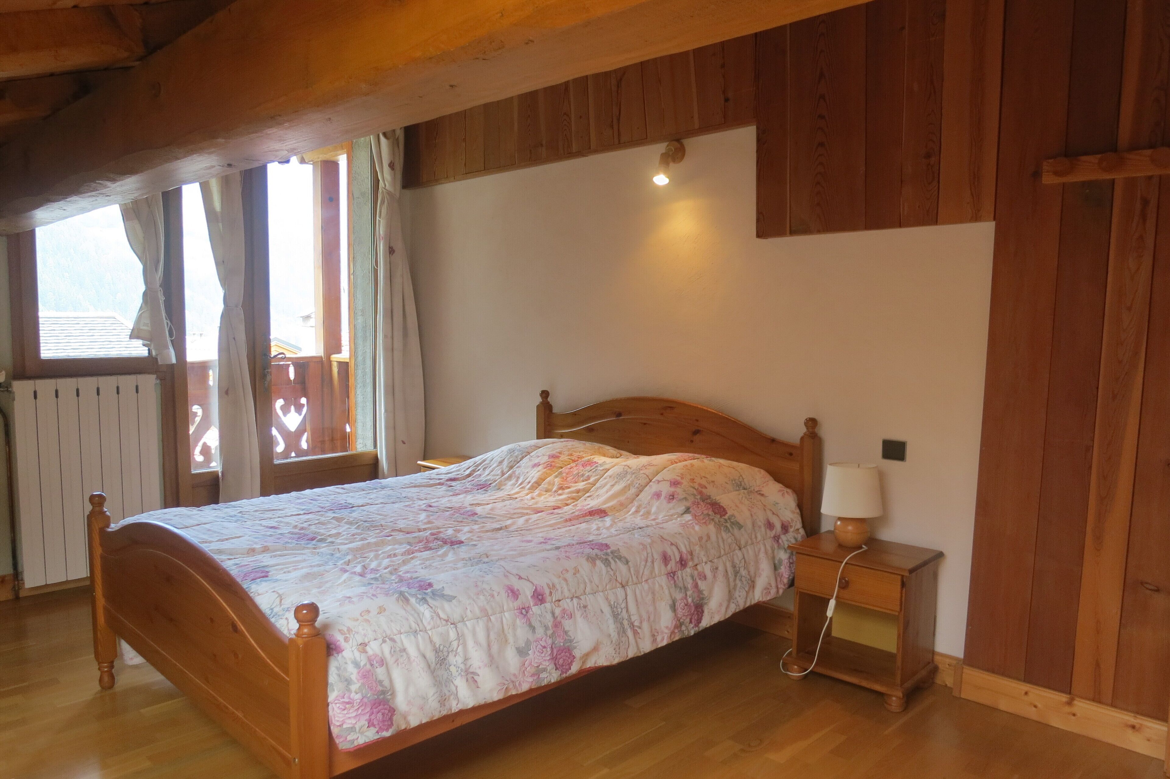 2 chambres, fer et planche à repasser