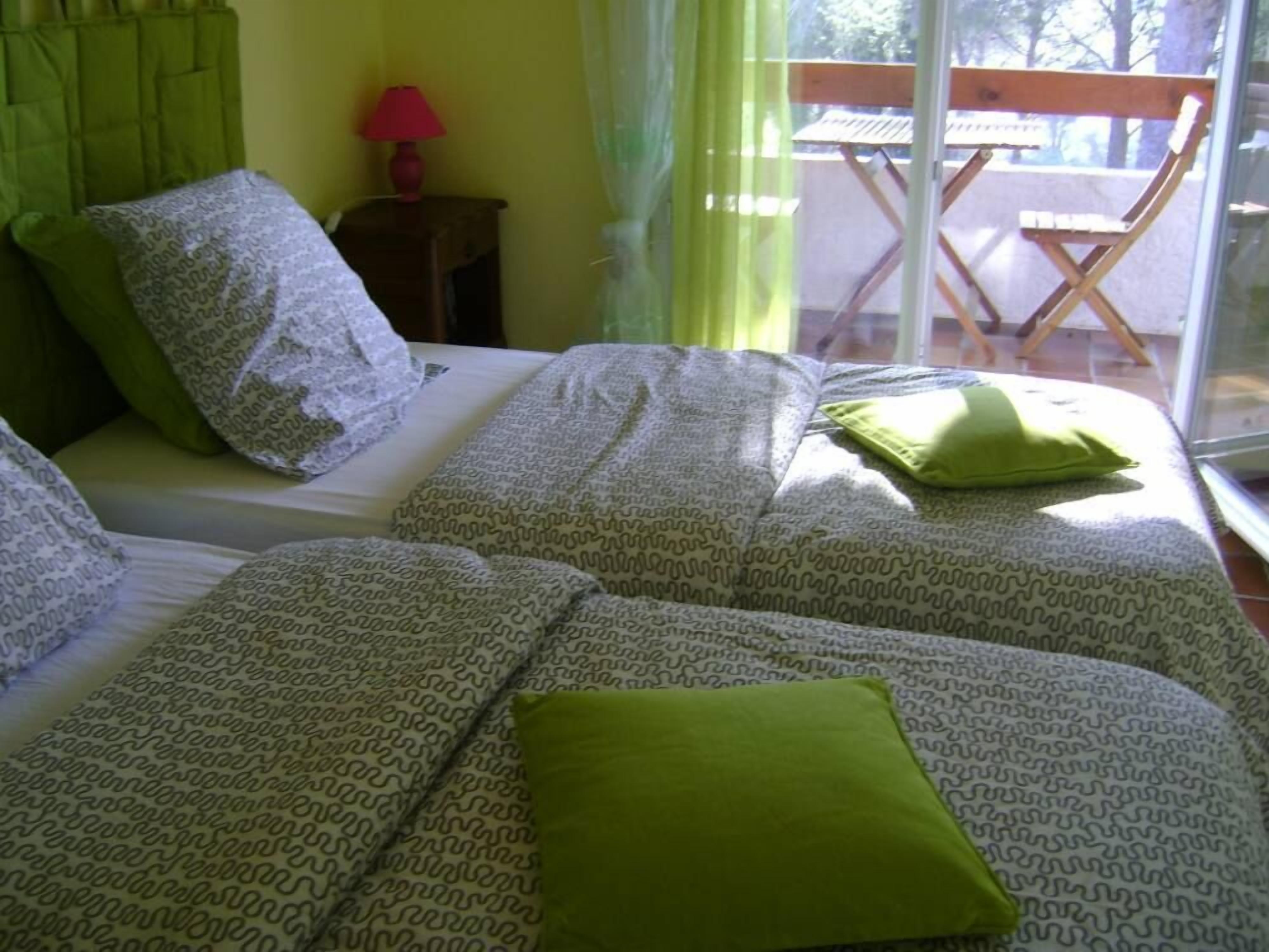 2 bedrooms, iron/ironing board, travel cot, free WiFi