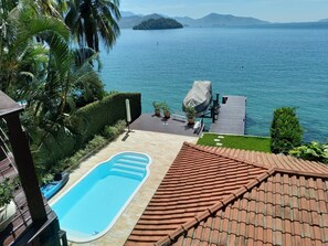 Outdoor pool - Wonderful house by the water in Angra dos Reis. (Angra dos Reis)