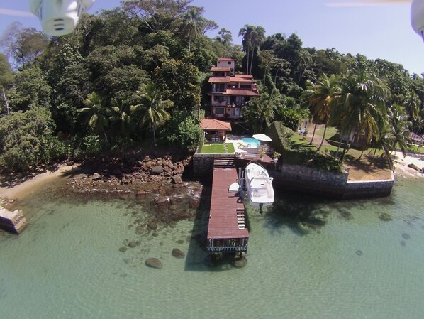 Exterior - Wonderful house by the water in Angra dos Reis. (Angra dos Reis)